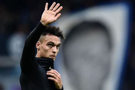 Lautaro Martínez Transfer News : Lautaro Martinez agent issues transfer ...