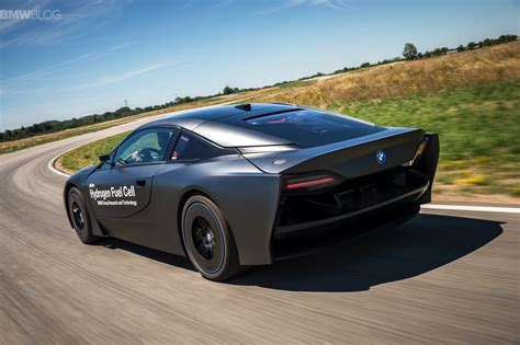 See the BMW i8 hydrogen fuel cell in action