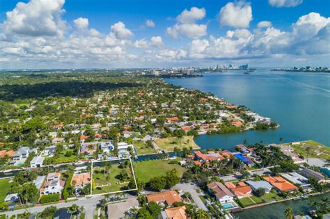 MIAMI SHORES ADJACENT WATERFRONT LOT HITS MARKET | Gary Hennes