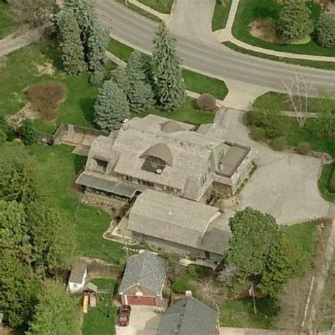 Warren Buffett's House in Omaha, NE - Virtual Globetrotting