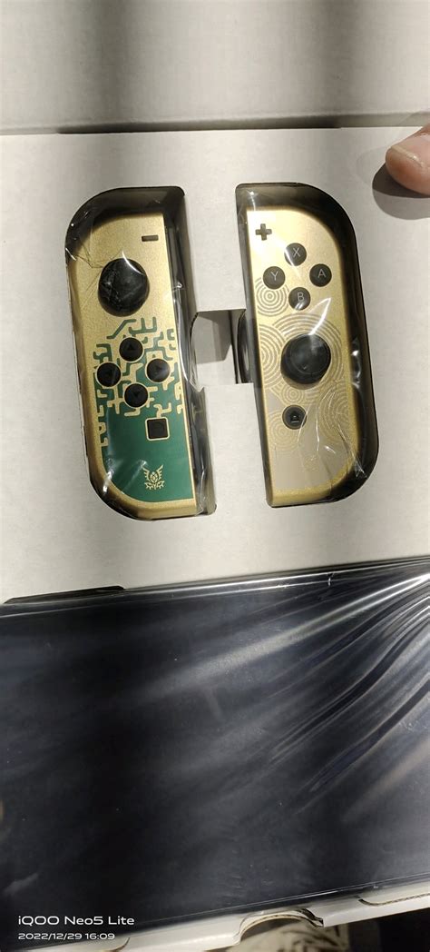 Images claim to show special Zelda: Tears of the Kingdom OLED Switch | VGC