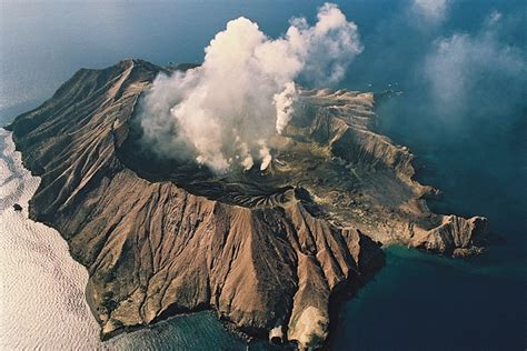 Liveleak new zealand volcano - holdenky