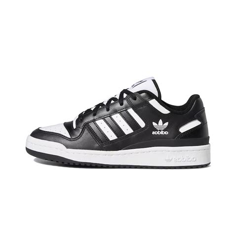 adidas Forum Low Core Black Cloud Whiteadidas Forum Low Core Black Cloud White - OFour