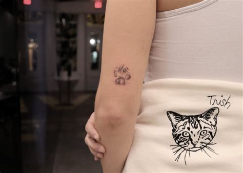 How to Get a Tattoo of Your Cat's Paw Print: See the Process | POPSUGAR ...