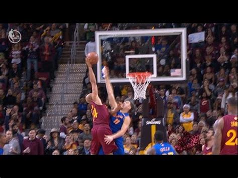 Richard Jefferson Huge Posterizing Dunk Over Klay Thompson | 12.25.16 - YouTube