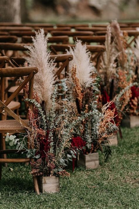 rust boho pampas grass wedding aisle decoration | Colors for Wedding