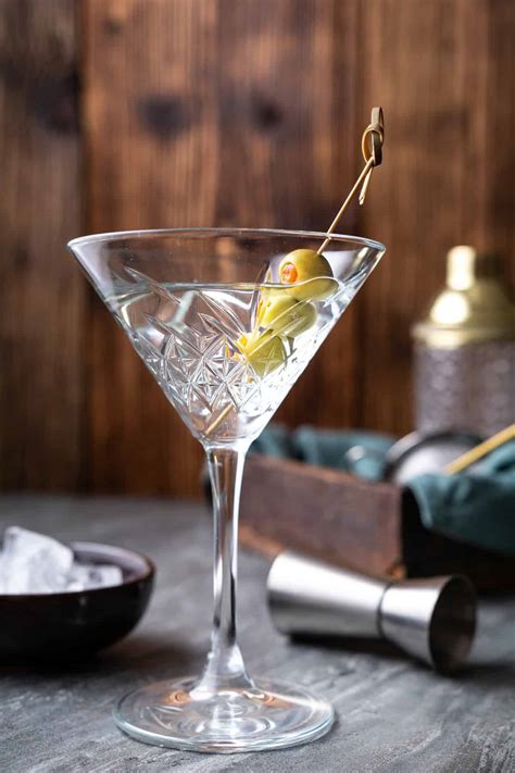 How to Make a Dry Martini Cocktail - Food Faith Fitness