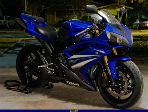 2007 Yamaha YZF R1 - Moto.ZombDrive.COM