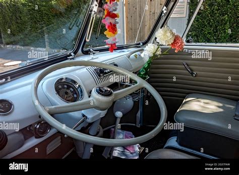 Interior, driver's cabin of a Volkswagen type 2 transporter, VW Bus T1, Bulli, classic car year ...