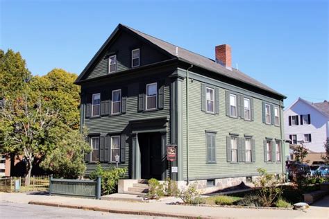 Lizzie Borden House: An Incredible Photo Tour of The Macabre