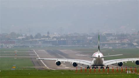 Airbus A380-800 Superjumbo takeoff 28049330 Stock Video at Vecteezy