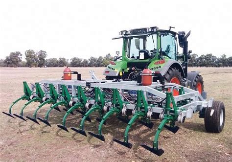 Cultivator vs. Tiller – What’s the Difference? | HomeGearX