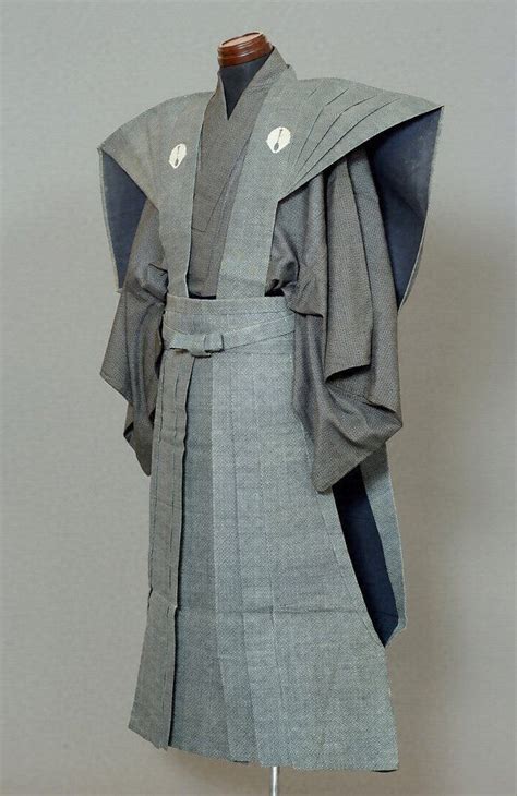 Museum Archive on Twitter | Japanese outfits, Japanese traditional clothing, Japanese costume