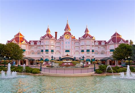 See 1st look at newly reimagined Disneyland Paris Hotel - ABC News