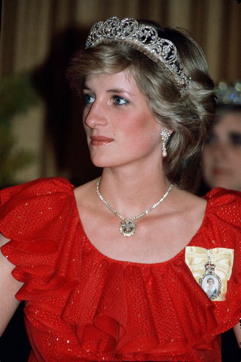 Princess Diana wearing the Royal Family Order of the Queen in 1983. | Queen Elizabeth II Honors ...