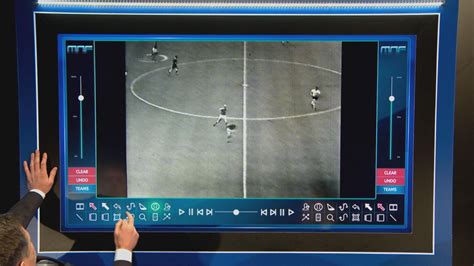 Bobby Moore: MNF analysis of his 1966 World Cup final performance | Football News | Sky Sports