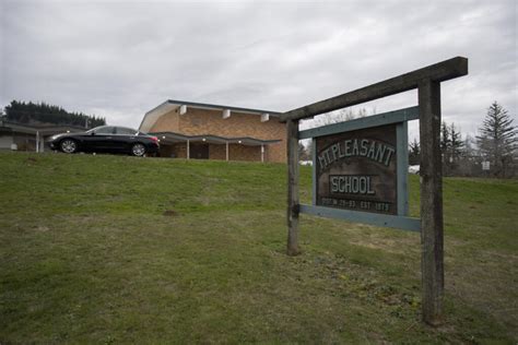 Workers trying to locate source of leak that closed Mount Pleasant school - The Columbian