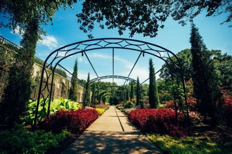 Step Back in Time at Nashville's Cheekwood Estate | Wander With Wonder