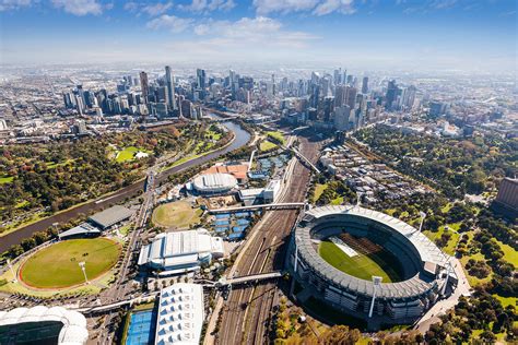 melbourne-aerial-view-Q5Y279W - JourneyOnline