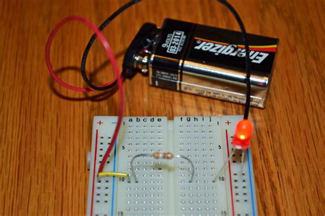 Easy LED circuit project | Science with Kids.com