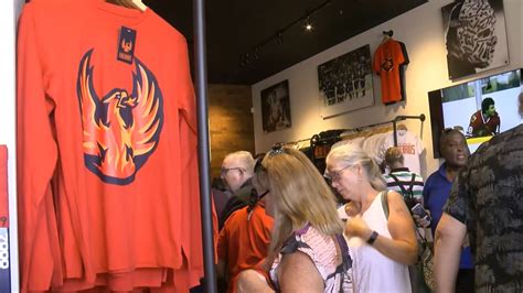 Coachella Valley Firebirds team store opens on El Paseo