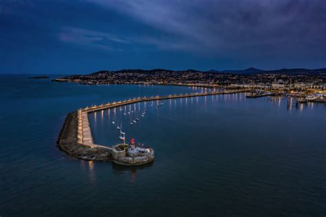 Dún Laoghaire pier — HADDINGTON HOUSE