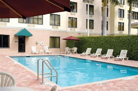 Comfort Suites Miami / Kendall - UPDATED 2017 Prices & Hotel Reviews (FL) - TripAdvisor