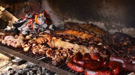 Eating Delicious Asado (BBQ) in Argentina | Vamos Spanish Academy ...