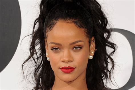 Rihanna Hairstyles 2017-2018 – Short Medium and Long Length Hair ...