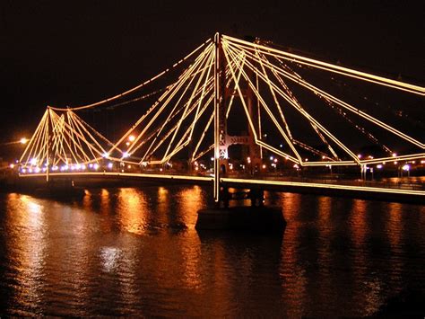 Archivo:Puente-colgante-santa-fe-argentina-vista-nocturna.jpg - Wikipedia, la enciclopedia libre