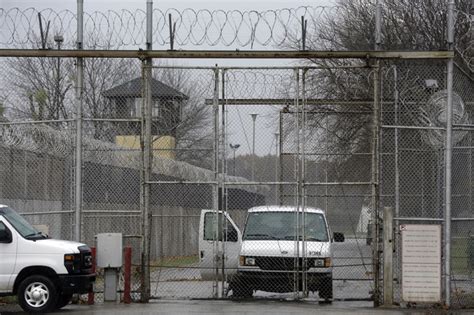 Study: Illinois women's prison treats inmates too harshly | Daily Mail Online