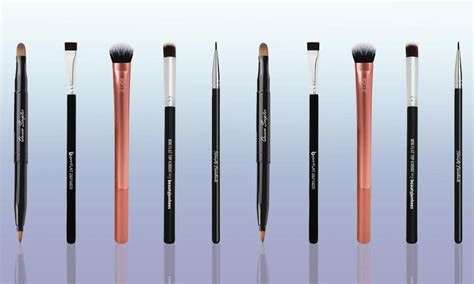 The 7 Best Concealer Brushes