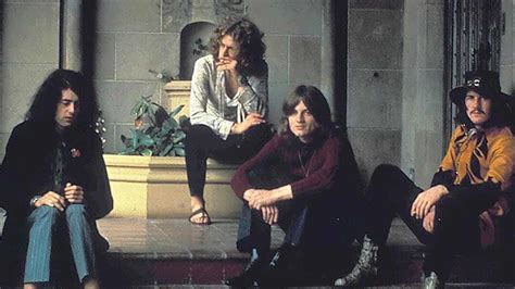 10 Best Led Zeppelin Songs of All Time - Singersroom.com