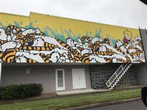 Mural on the side of the Bank of America building in Jacksonville, Fl : r/calvinandhobbes