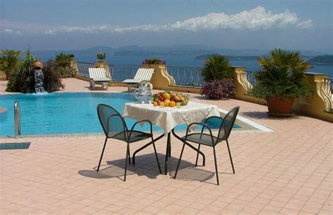 Vacation in Villa Rosalia Ischia, Ischia | hotels-ischia.org