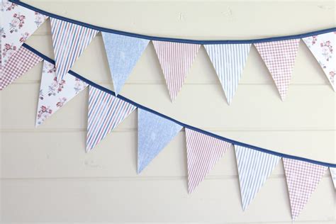 5 EASY STEPS TO MAKE THIS PAPER DIY PENNANT BANNER