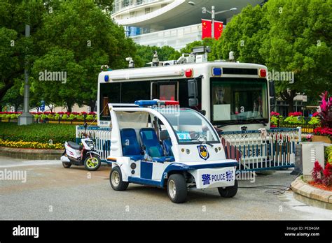 Shanghai police hi-res stock photography and images - Alamy