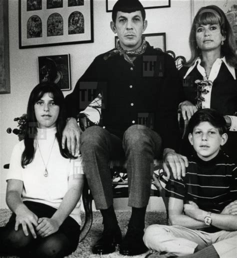 Leonard Nimoy with Julie Nimoy, Adam Nimoy and 1st wife | Star trek ...