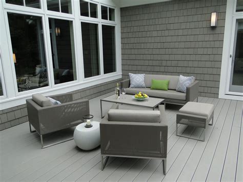 7 Best Deck Colors for Grey House That You Must Choose – JimenezPhoto