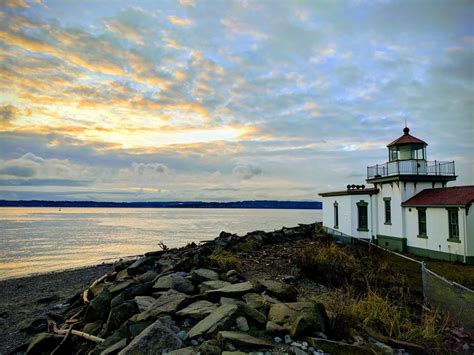 Discovery Park lighthouse at sunset the other day : Seattle