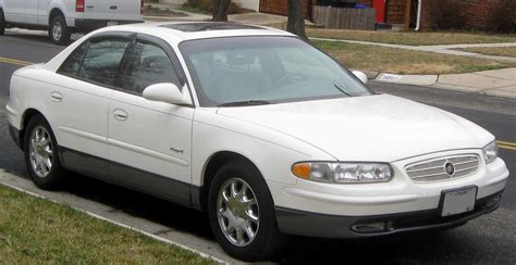 2004 Buick Regal - Information and photos - MOMENTcar