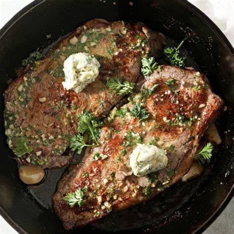 JUICY Garlic Butter Sirloin Steak Recipe (w/ Homemade Garlic Butter!)