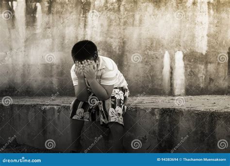 Asian Boy Crying Alone at Old Wall Stock Photo - Image of scared, sadness: 94383694