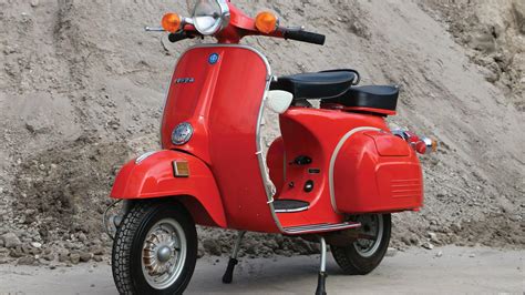 1975 Piaggio Vespa 150 Super - CLASSIC.COM