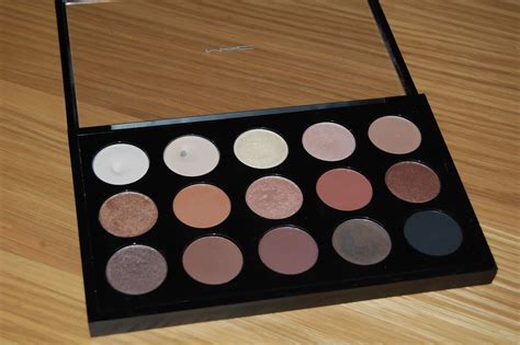 Pretty Little Doodahs: My MAC Eyeshadow Palette