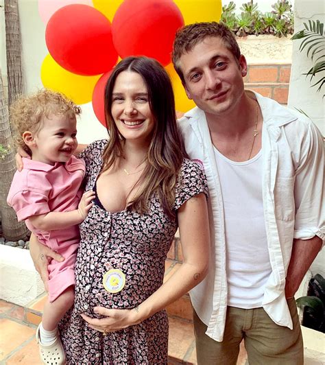 Shameless' Jeremy Allen White & Addison Timlin Expecting a Baby - E ...