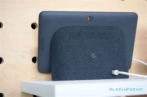 Google Home Hub hands-on: Big AI in a small smart display - SlashGear