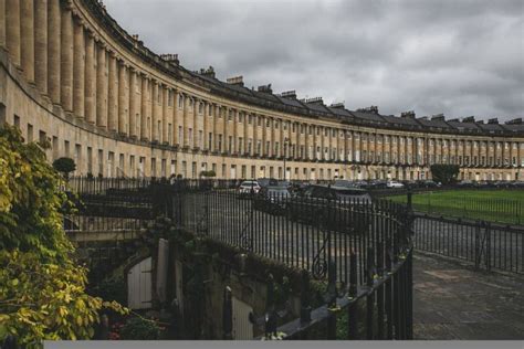 Top 10 Astonishing Facts about Royal Crescent, Bath - Discover Walks Blog