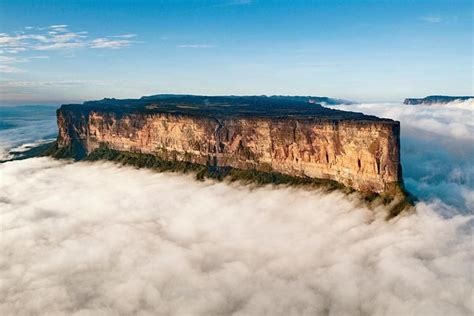 Mt. Roraima 7-Day Hiking Tour 2024 - North Brazil