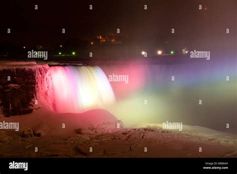 Niagara Falls (Horseshoe Falls) at night Stock Photo - Alamy